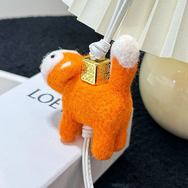 すぐ届 ロエベ x Suna Fujitaカーフスキン コピー バッグチャーム loz64139
